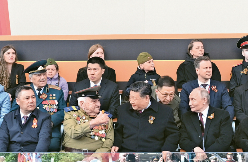 习近平:弘扬伟大抗战精神,向着中华民族伟大复兴的光辉彼岸奋勇前进「相关图片」 习近平:弘扬伟大抗战精神,向着中华民族伟大复兴的光辉彼岸奋勇前进「相关图片」